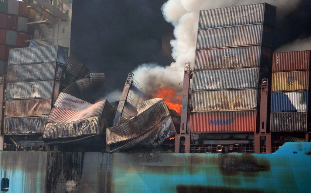 Maersk Honam boxes burning
