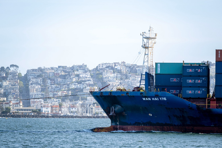 Stranded Container Vessel Towed to San Francisco Bay  