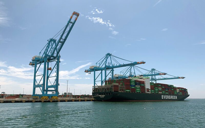 Port of Los Angeles Cargo Volumes Tumble