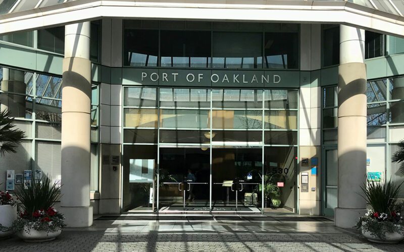 Protesting Longshore Workers Temporarily Shutter Oakland Seaport